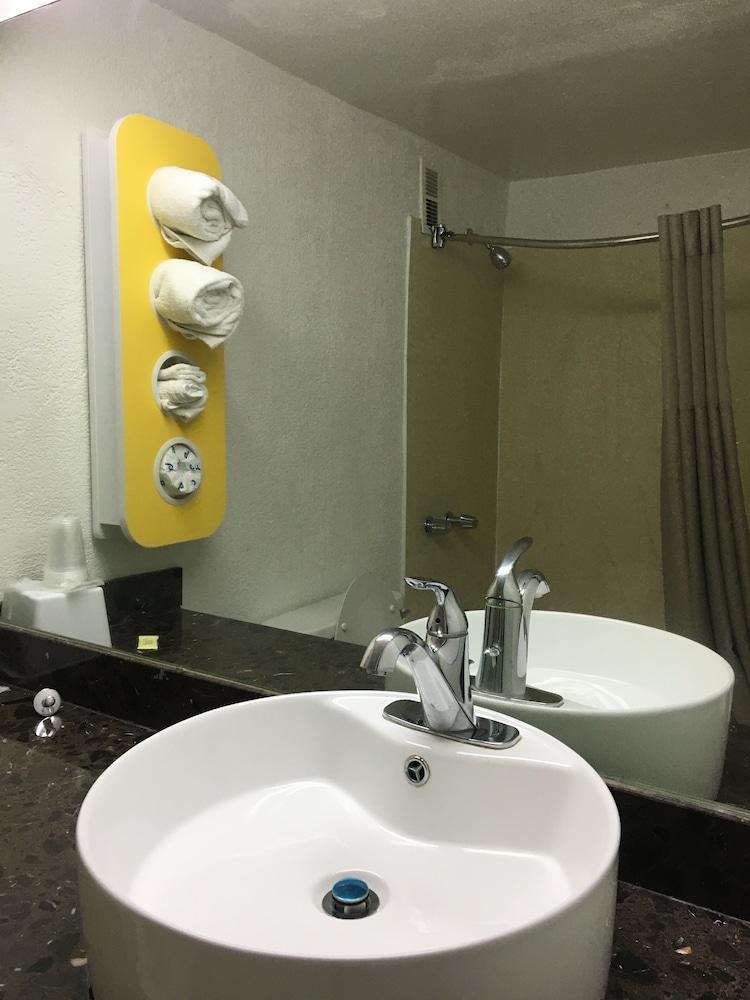 Days Inn Melrose Park/O'Hare South Zewnętrze zdjęcie